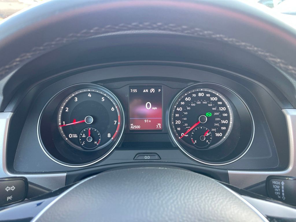 Used 2019 Pacific Blue Metallic Volkswagen 3.6L V6 SE image 11
