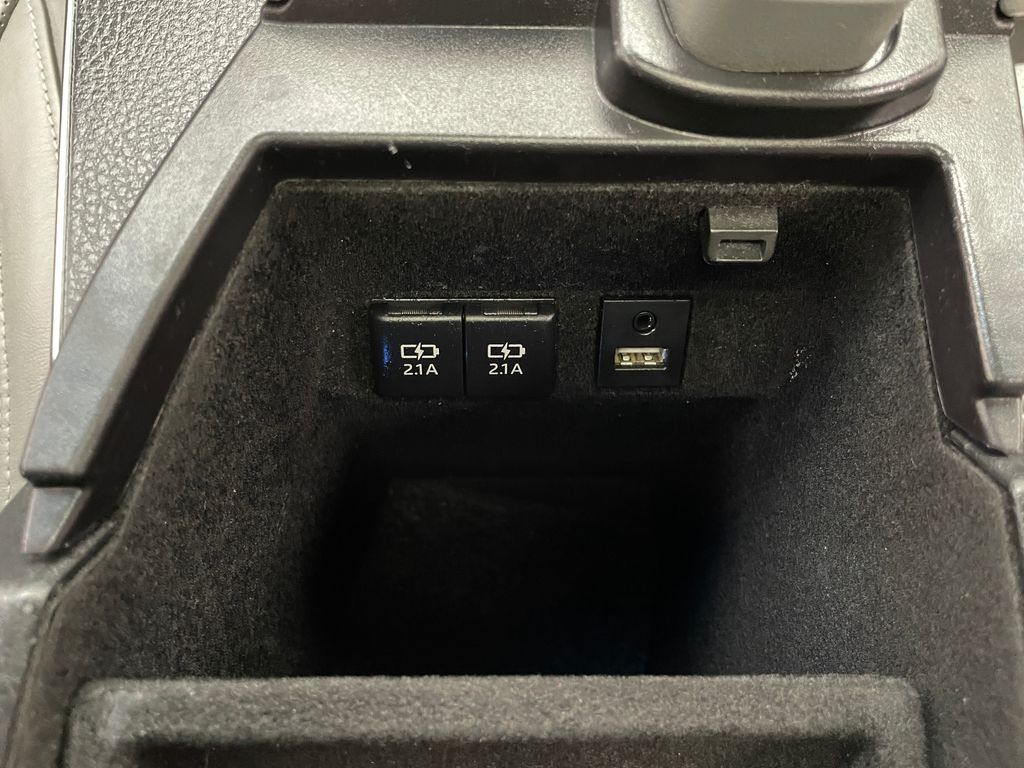 Thumbnail: 2019 Toyota Avalon - 30