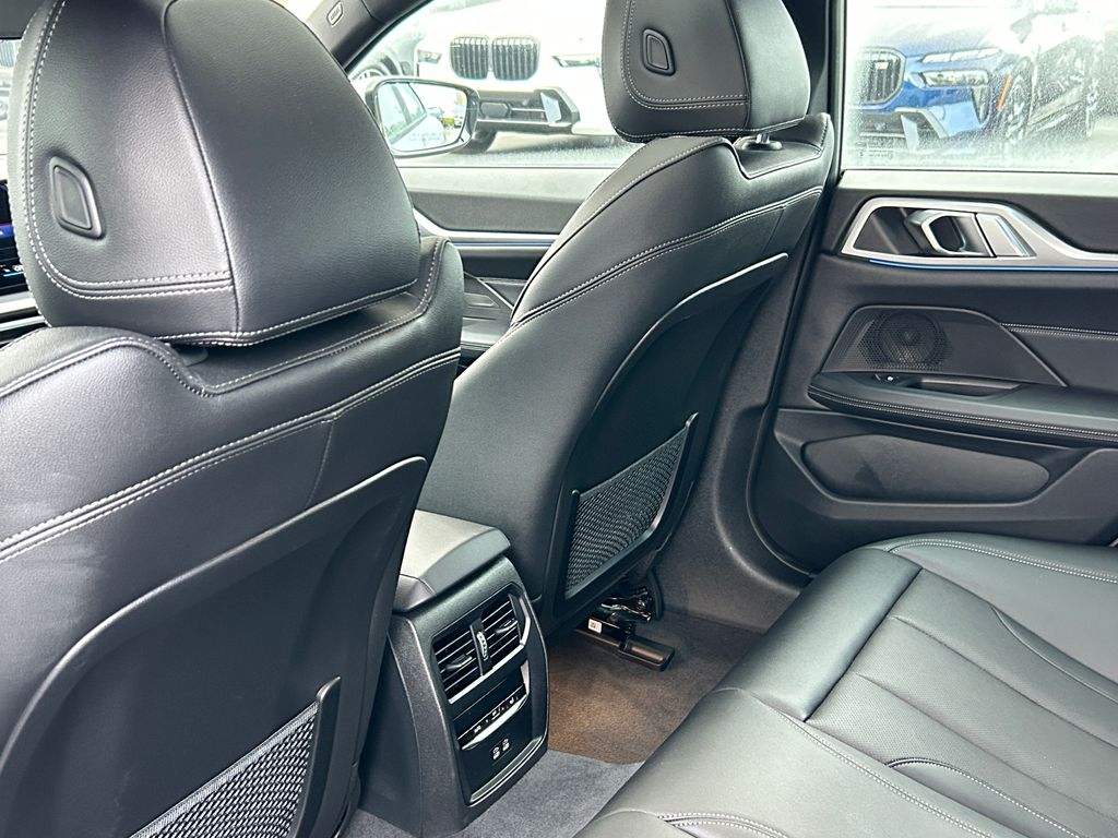 Thumbnail: 2023 BMW i4 - 31