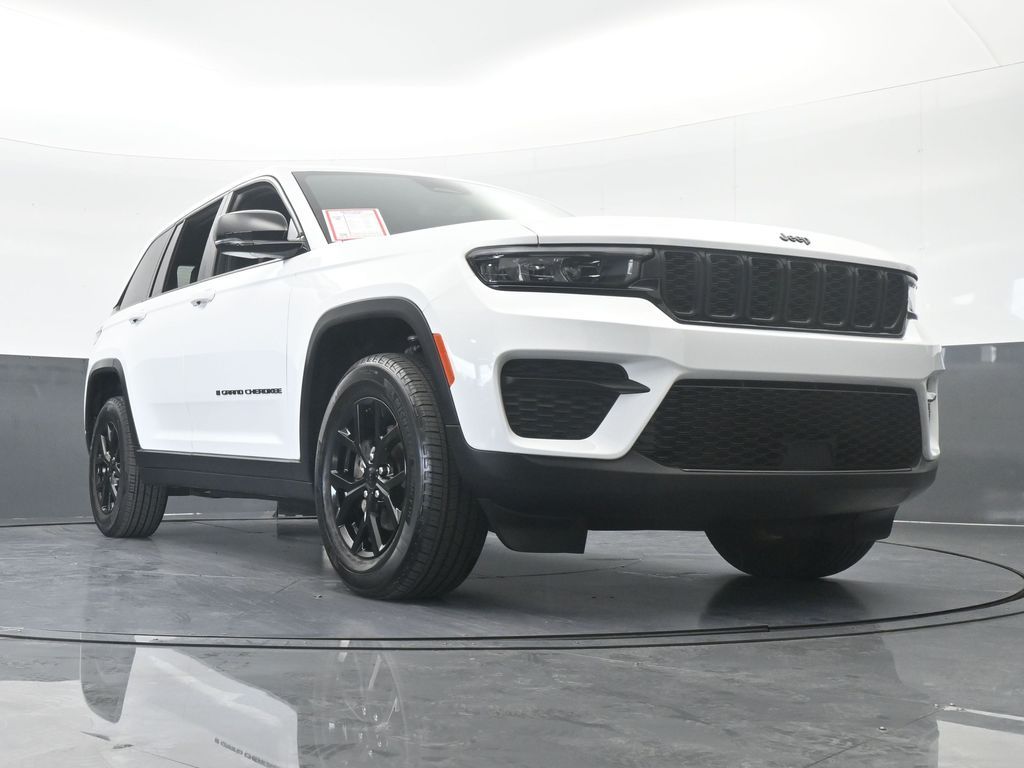 Used 2024 Bright White Clearcoat Jeep Altitude X image 69