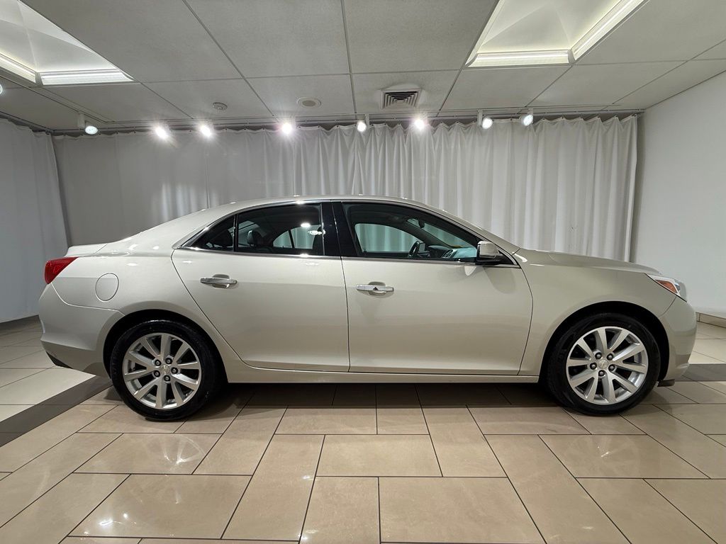 Thumbnail: 2016 Chevrolet Malibu - 6
