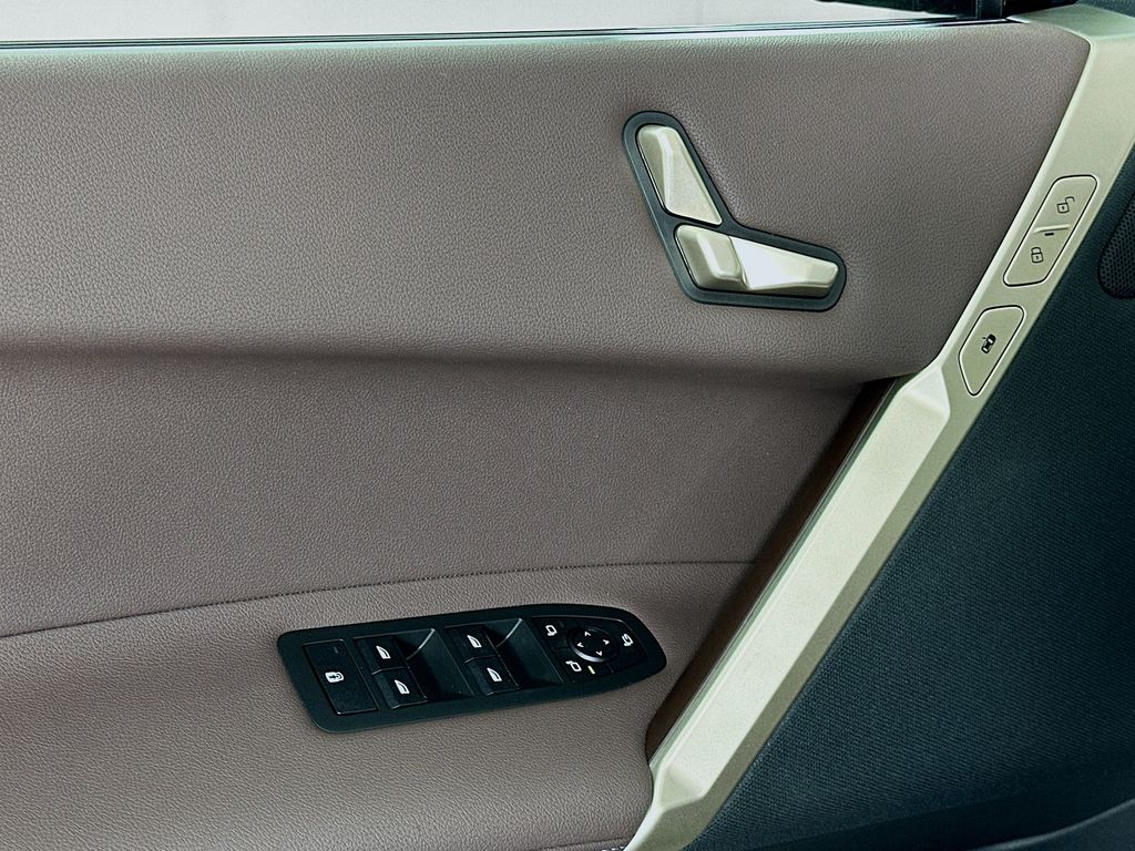 Thumbnail: 2026 BMW iX - 19