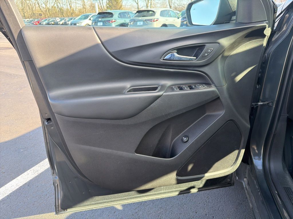 Thumbnail: 2018 Chevrolet Equinox - 19