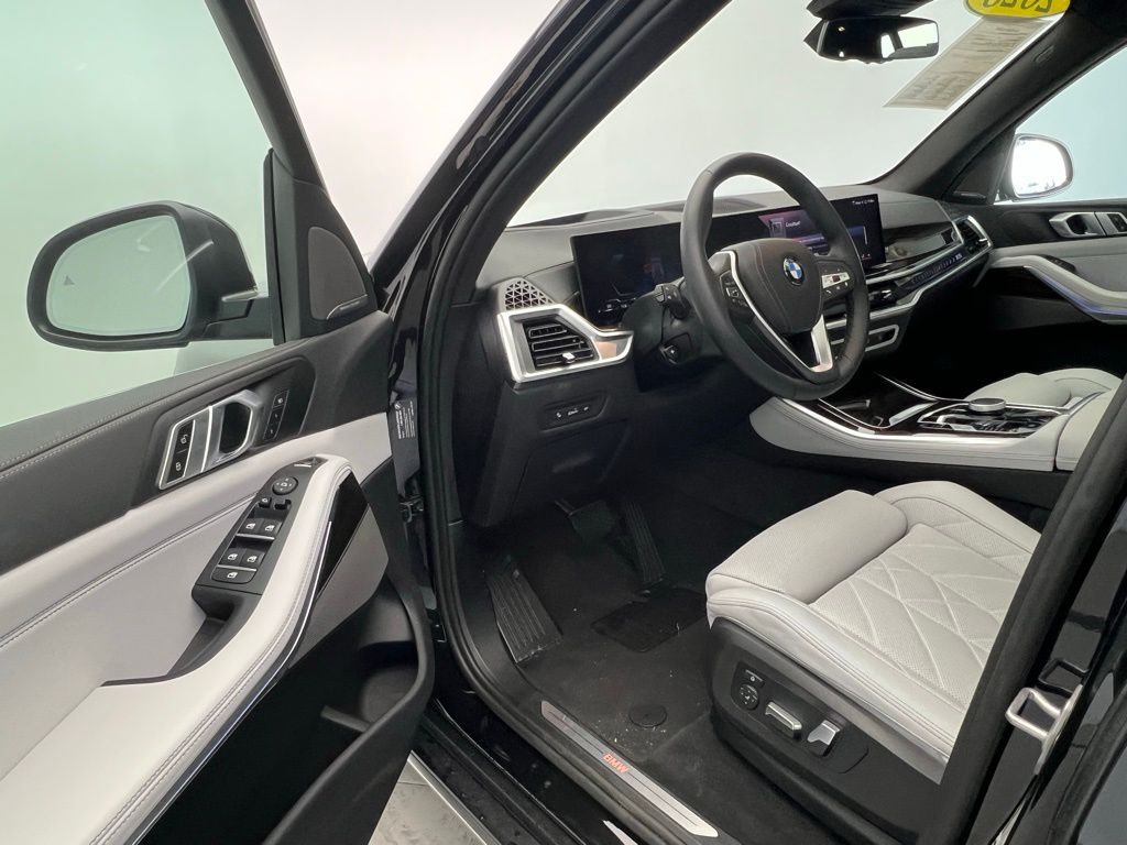 Thumbnail: 2025 BMW X5 - 22