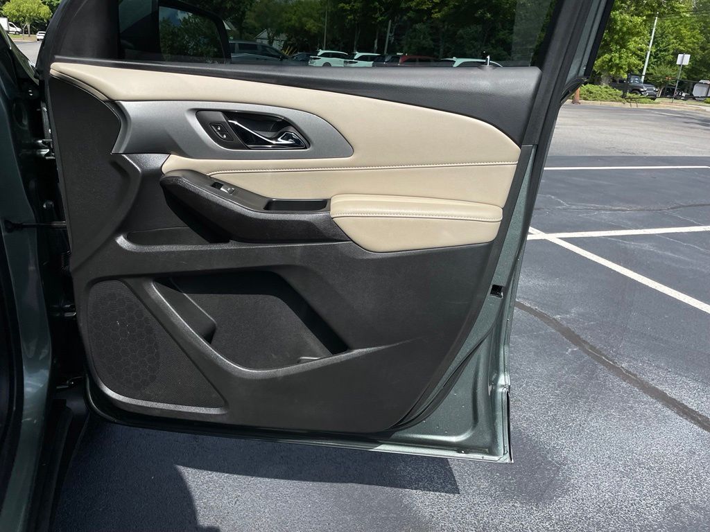 Thumbnail: 2023 Chevrolet Traverse - 29