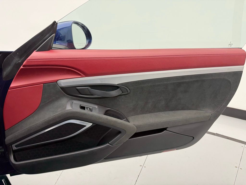 Thumbnail: 2022 Porsche  - 31