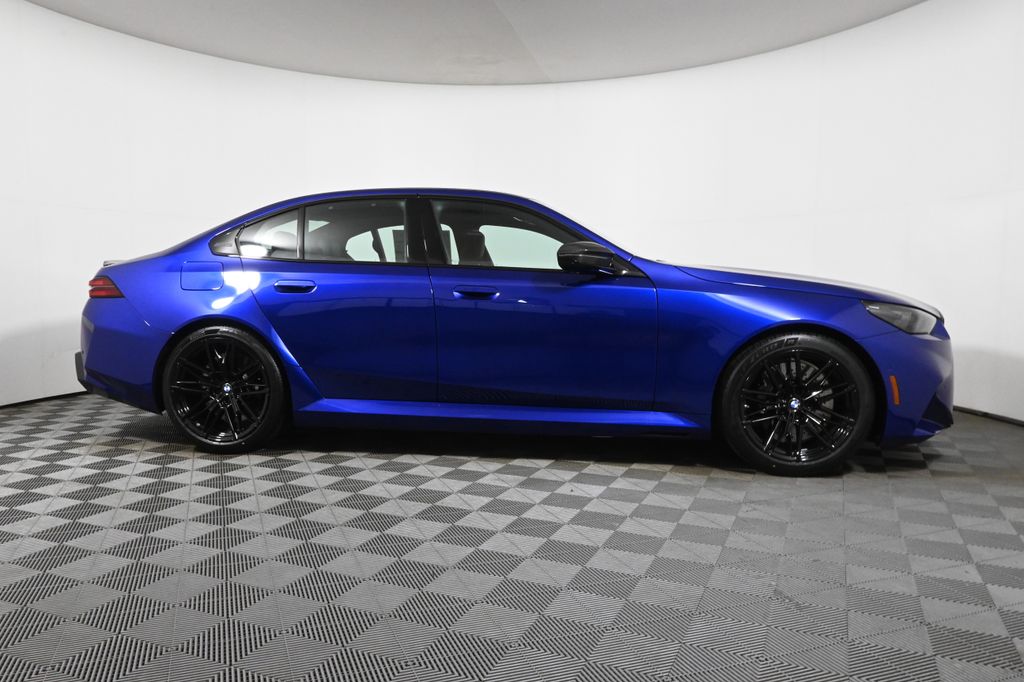 Thumbnail: 2026 BMW M5 - 8