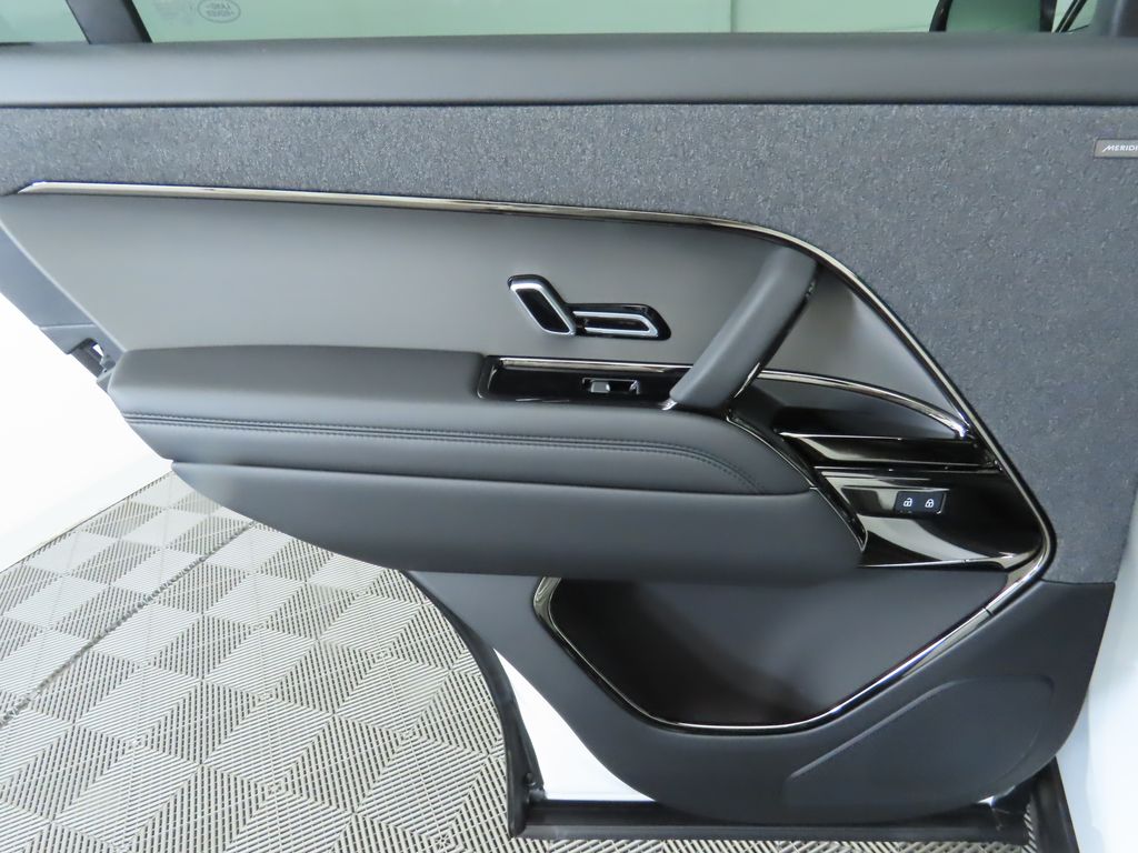 2025 Land Rover Range Rover Sport  27