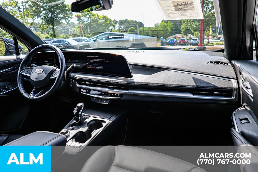 Used 2025 Black Cadillac Premium Luxury image 31