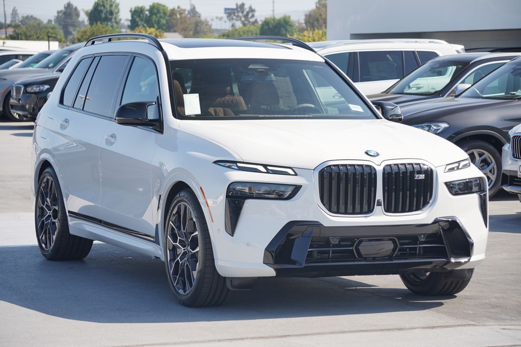 2025 BMW X7 M60i 3