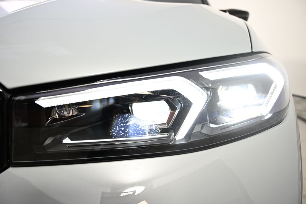 Thumbnail: 2025 BMW 3 Series - 9