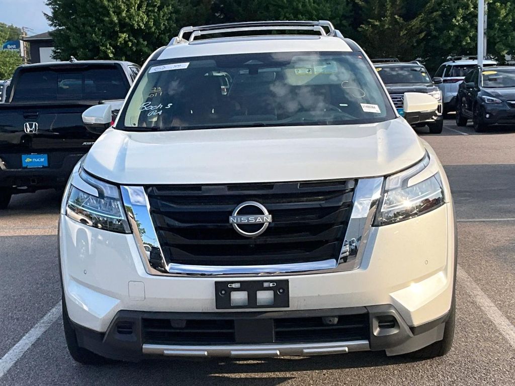2023 Nissan Pathfinder — photo 2