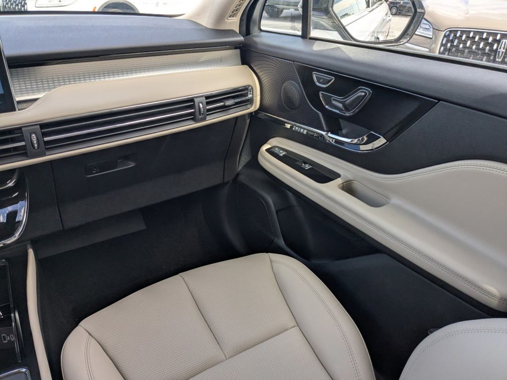 2025 Lincoln Corsair Premiere