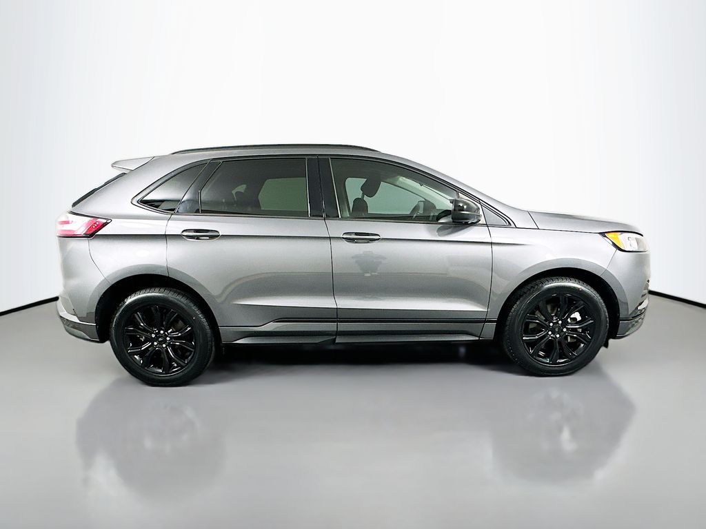 Thumbnail: 2022 Ford Edge - 4