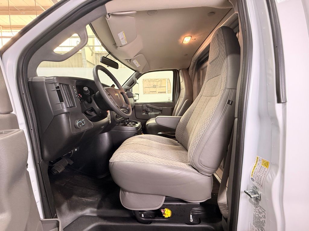 2025 Chevrolet Express 3500 Work Van