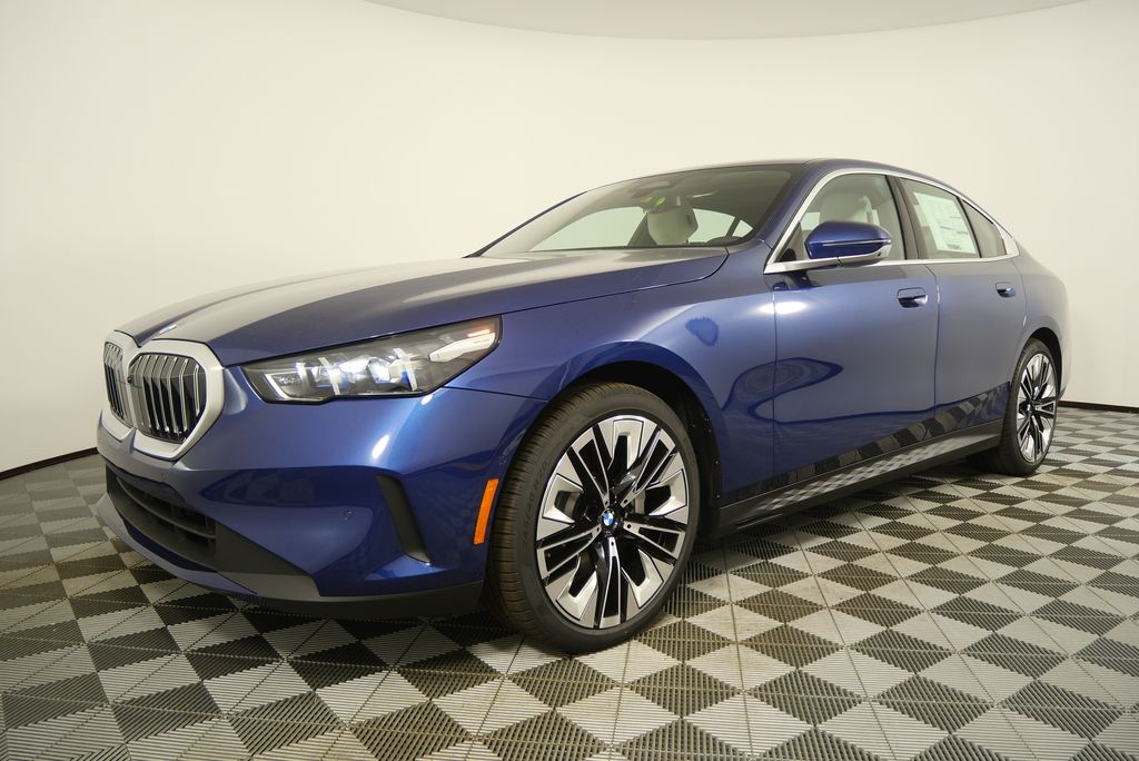 Thumbnail: 2026 BMW 5 Series - 8