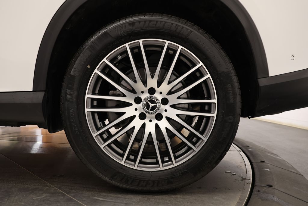 Thumbnail: 2026 Mercedes-Benz GLC - 12