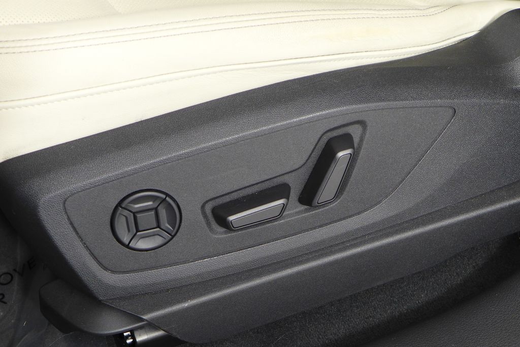 Thumbnail: 2024 Audi Q8 e-tron - 23