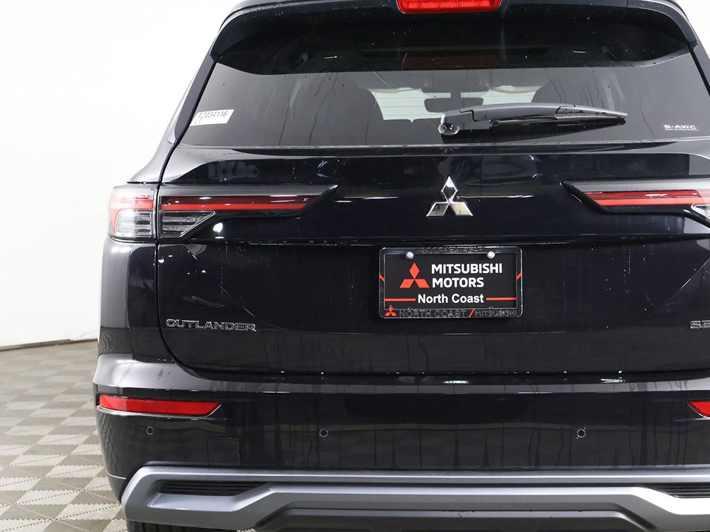 New 2026 Black Mitsubishi SE image 17