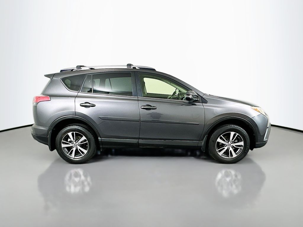 Thumbnail: 2018 Toyota RAV4 - 4