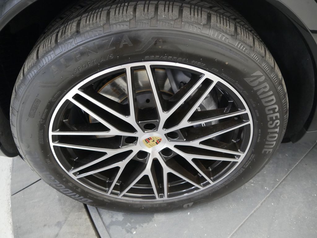 Thumbnail: 2024 Porsche Cayenne - 13