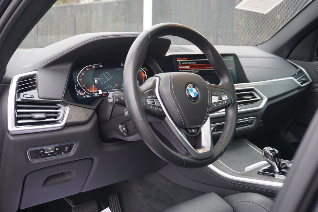 Thumbnail: 2022 BMW X5 - 10