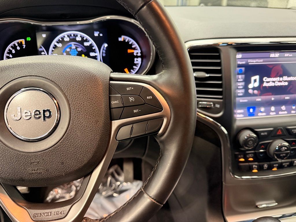 Thumbnail: 2018 Jeep Grand Cherokee - 14