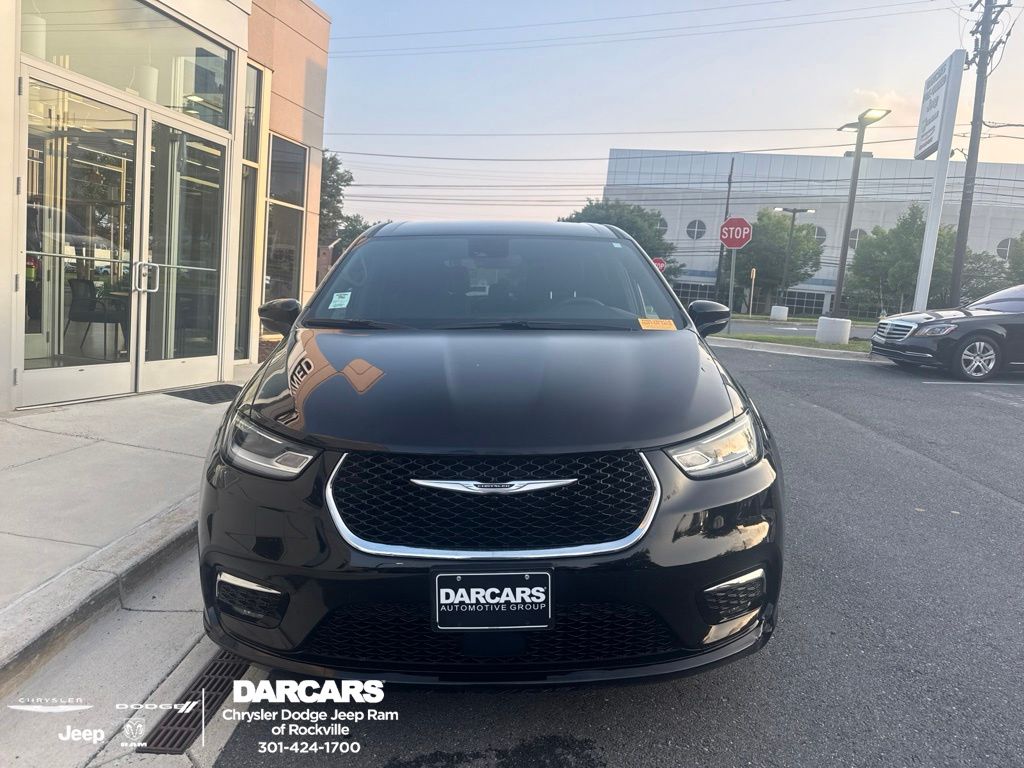 Diamond Black Crystal Pearlcoat 2025 Chrysler Pacifica Minivan Front-Wheel Drive 9-Speed Automatic