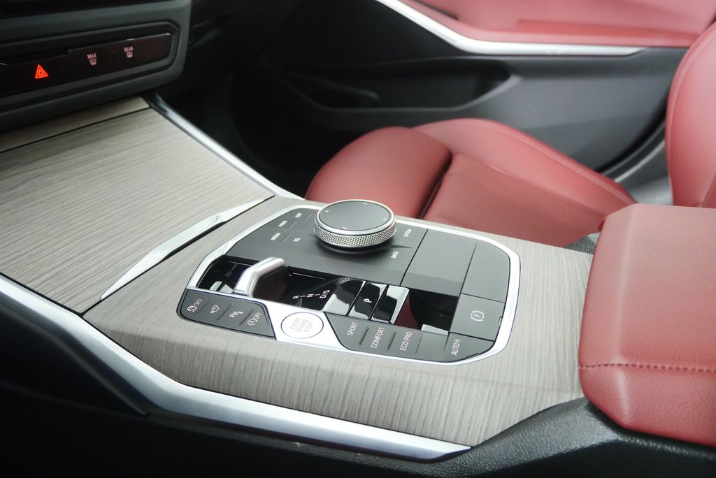 Thumbnail: 2025 BMW 3 Series - 27