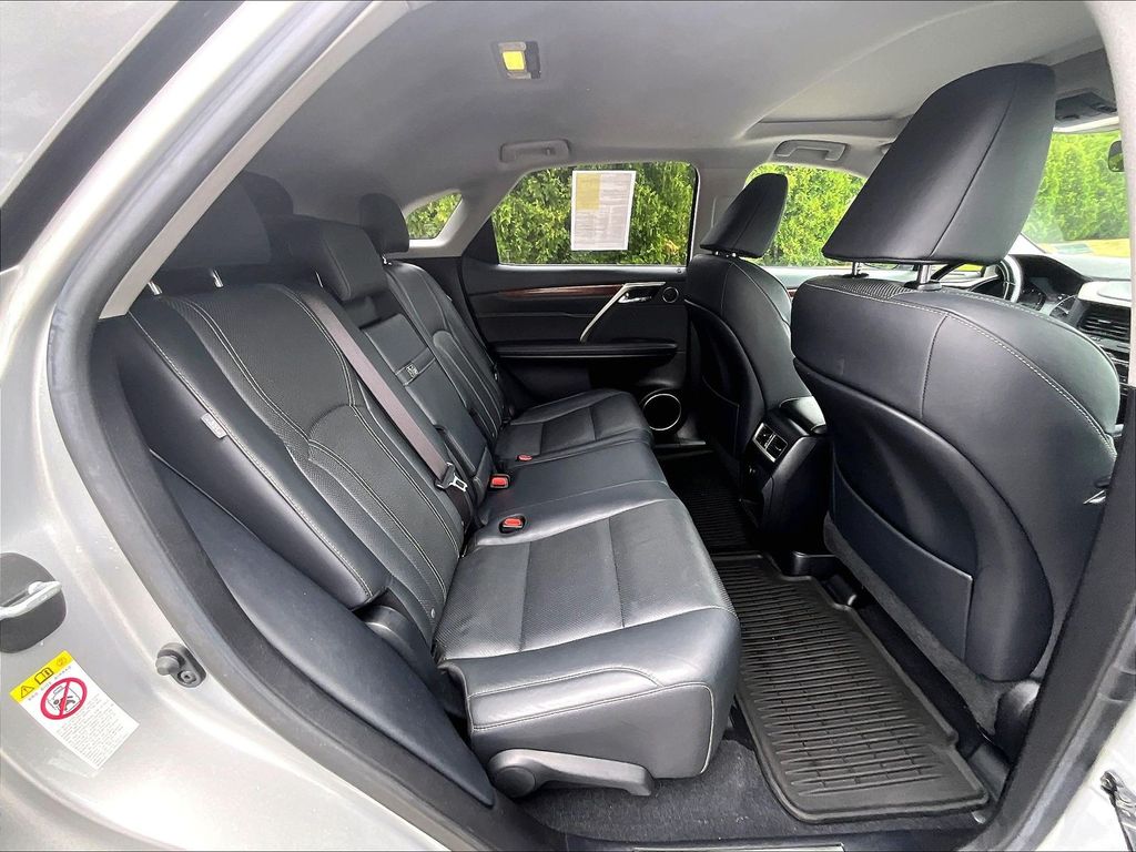 2017 Lexus RX — photo 16