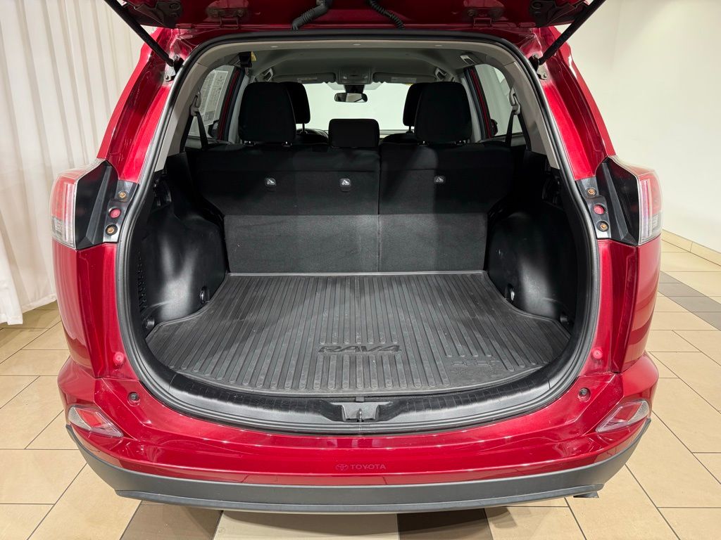 Thumbnail: 2018 Toyota RAV4 - 11