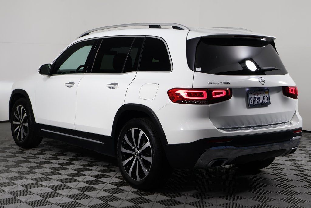 Thumbnail: 2021 Mercedes-Benz GLB - 6