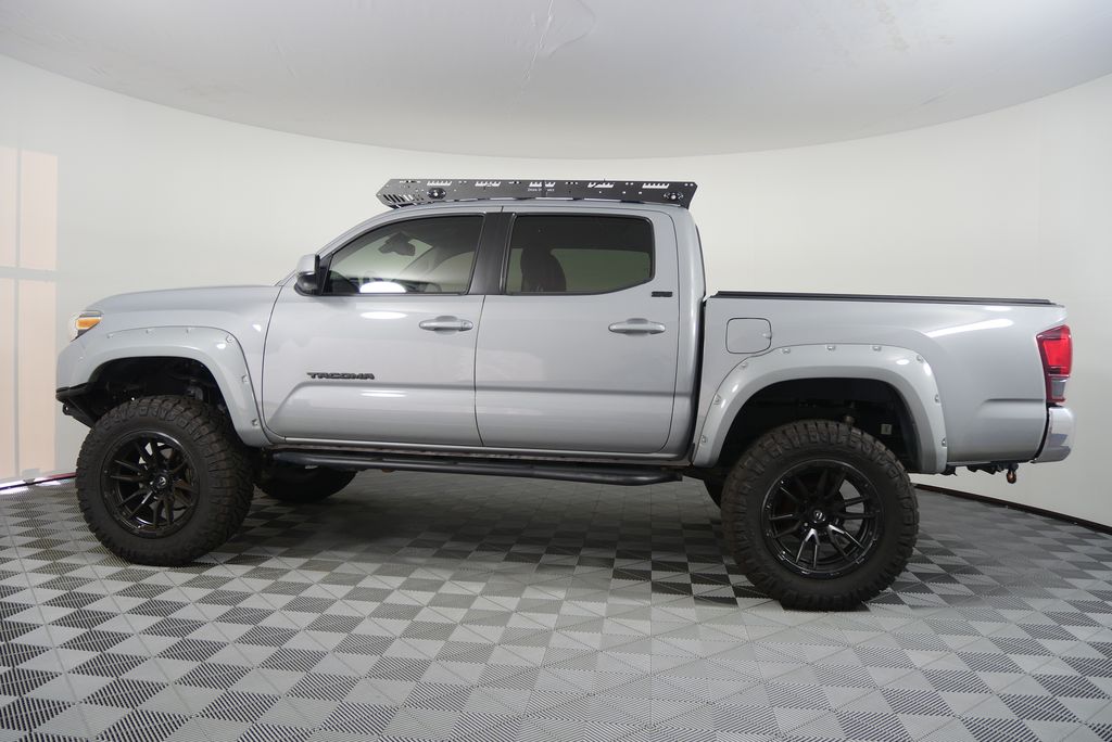Thumbnail: 2021 Toyota Tacoma - 7