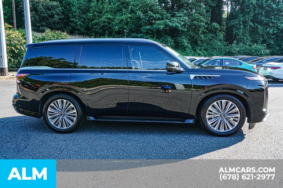 Used 2025 Black INFINITI LUXE image 9