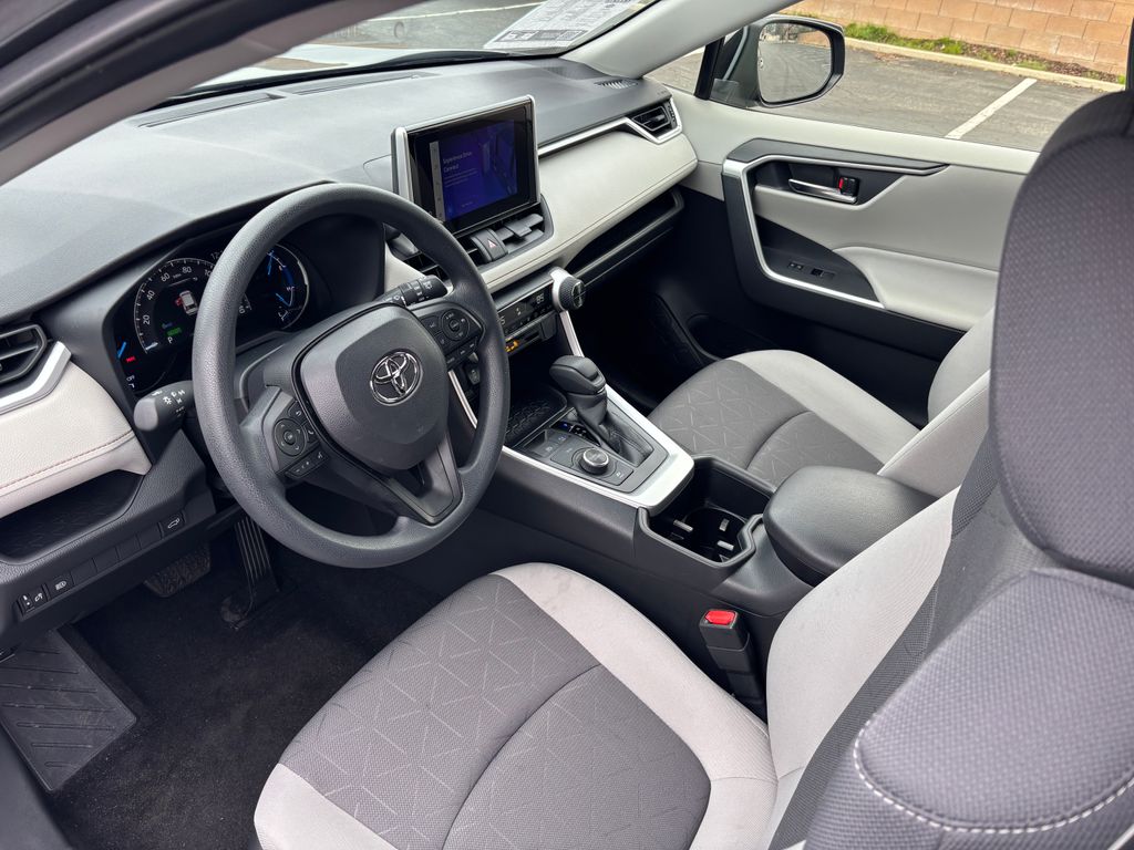 Thumbnail: 2025 Toyota RAV4 - 9