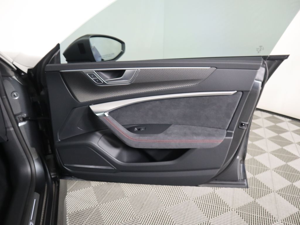 Thumbnail: 2026 Audi RS 7 - 27