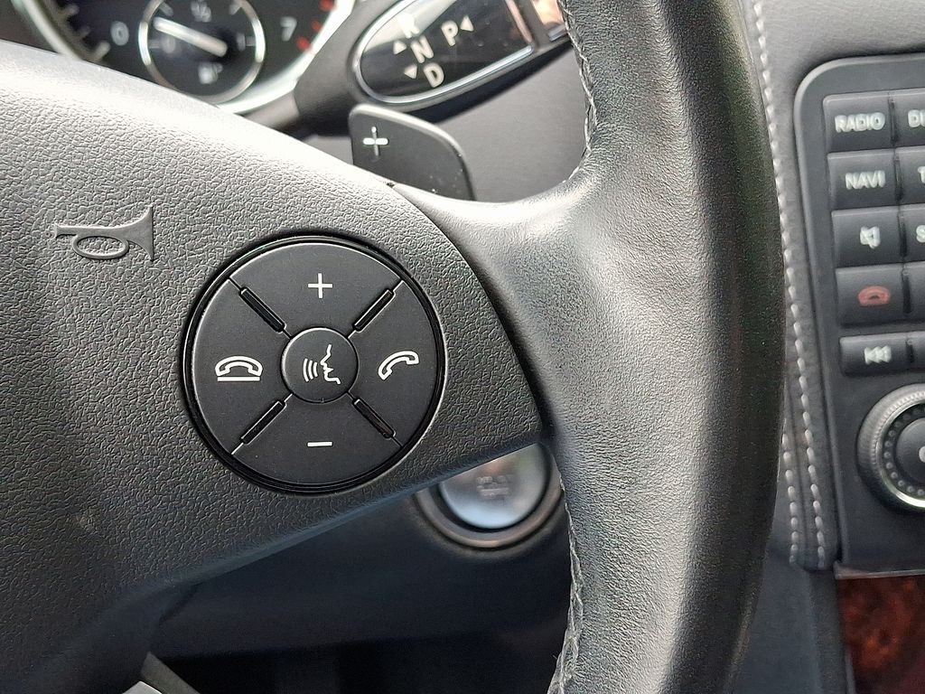 2011 Mercedes-Benz GL-Class GL 550 23