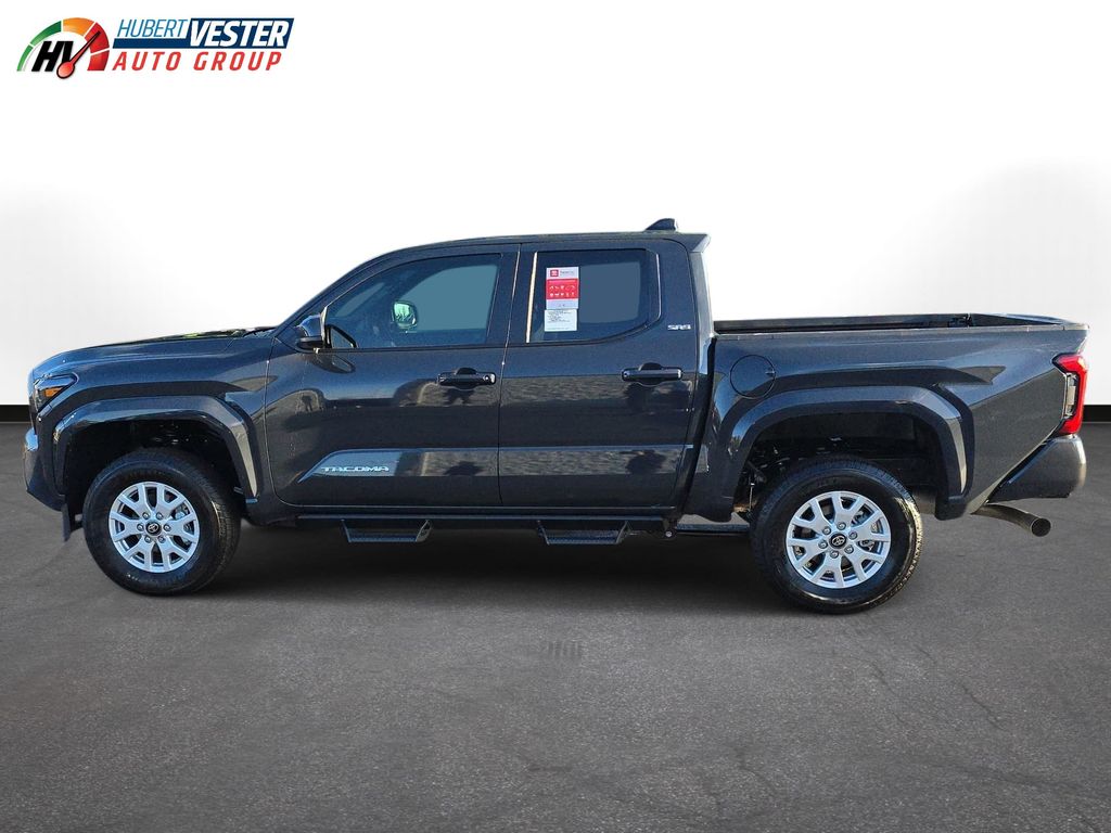 2025 Toyota Tacoma SR5's photo