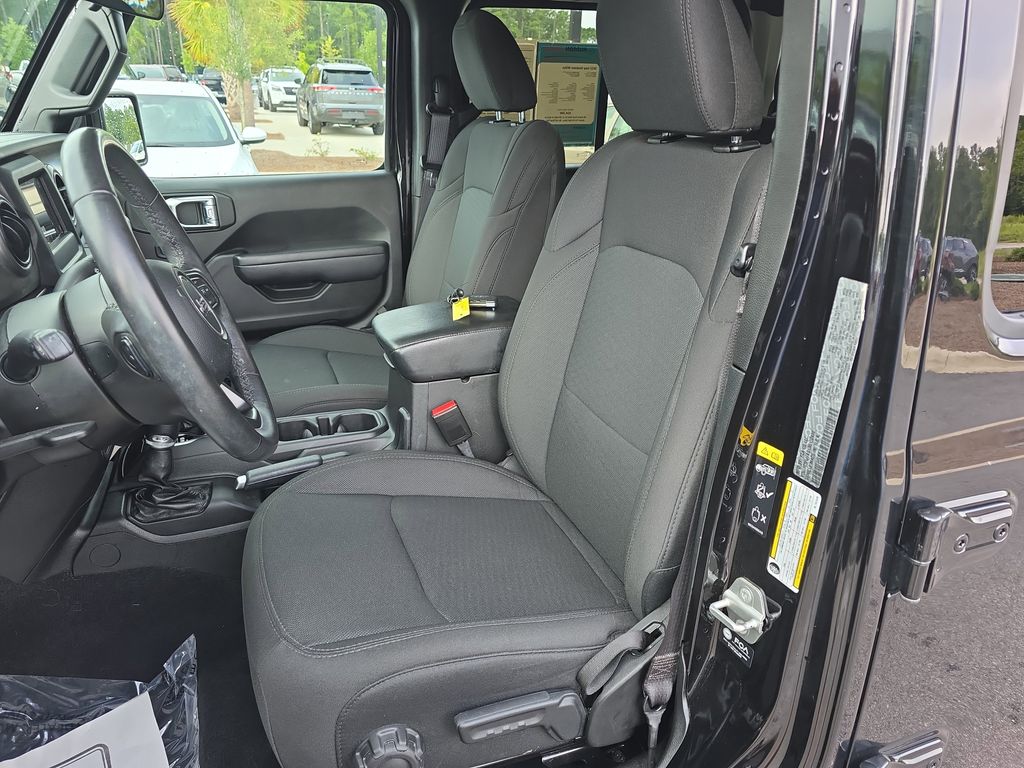 2022 Black Clearcoat Jeep Gladiator Willys 4X4 Truck