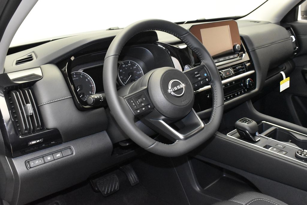 Thumbnail: 2025 Nissan Pathfinder - 14