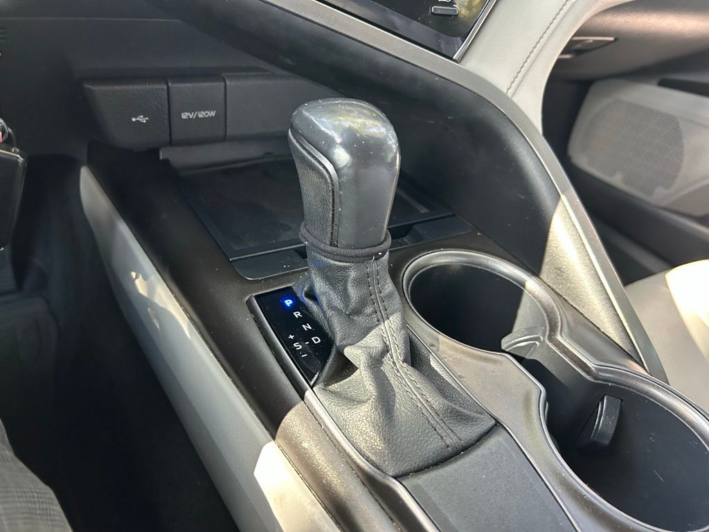 2021 Toyota Camry SE 27