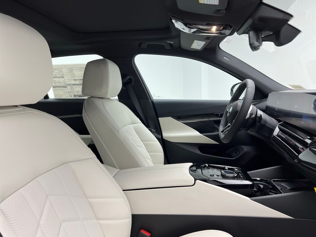 2025 BMW 5 Series 530i 7
