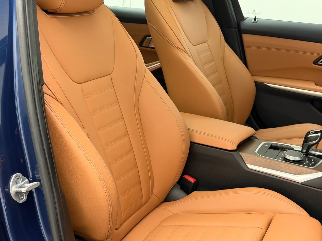 Thumbnail: 2021 BMW 3 Series - 12