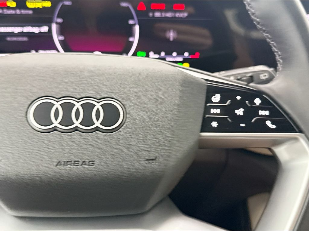 Thumbnail: 2025 Audi Q5 - 11