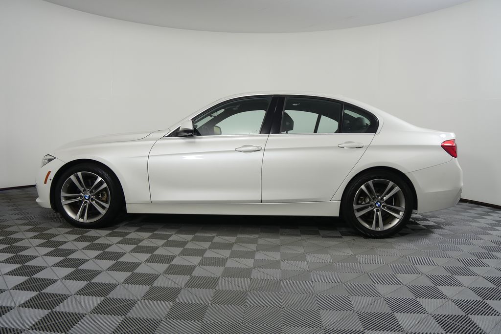 Thumbnail: 2016 BMW 3 Series - 6