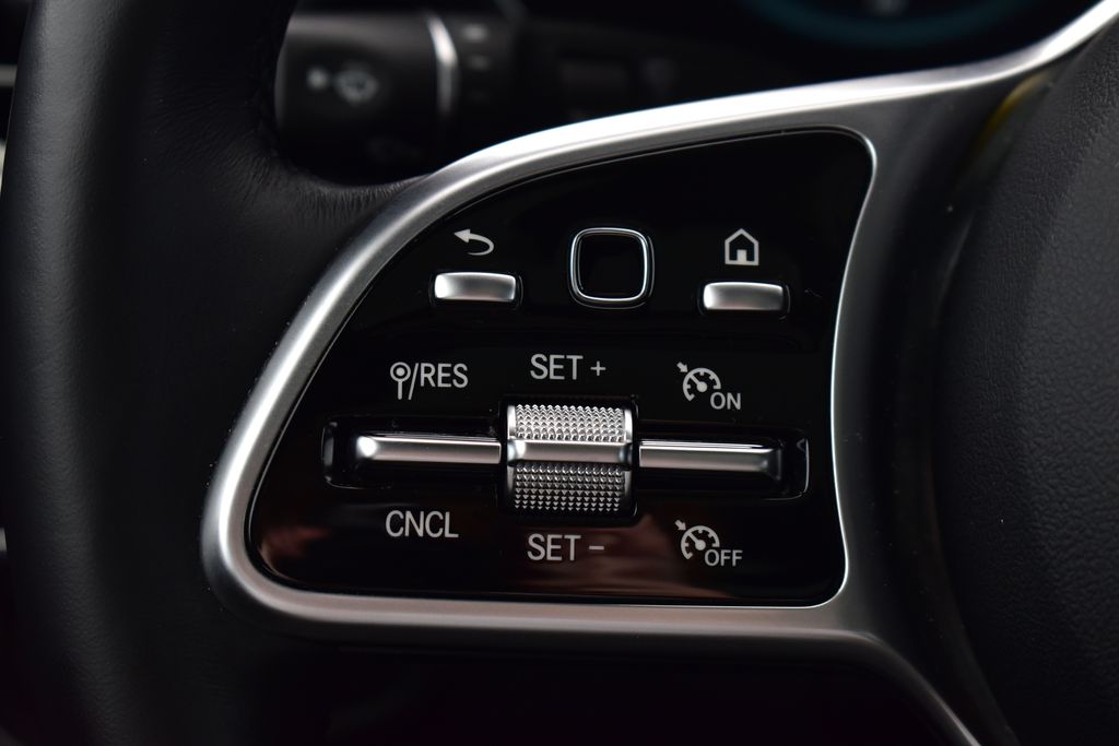 Thumbnail: 2022 Mercedes-Benz GLC - 16