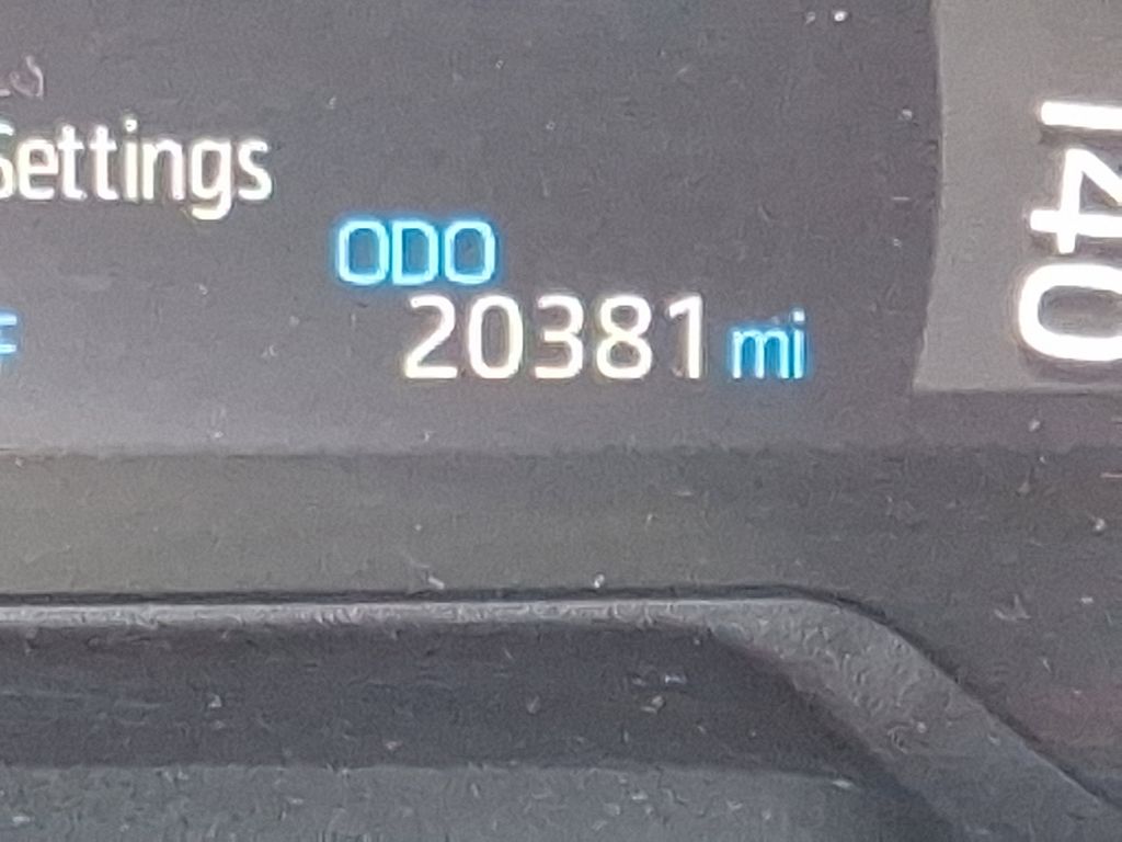 2023 Toyota RAV4 SE 20