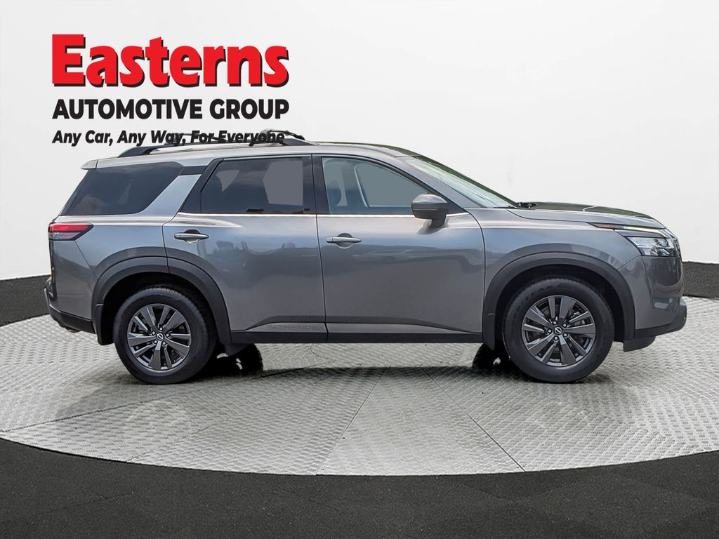 2022 Nissan Pathfinder SV - Photo 8