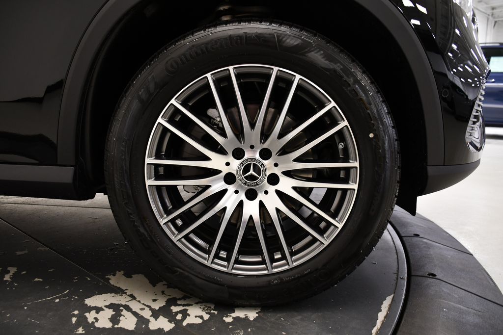 2025 Mercedes-Benz GLC 300 16