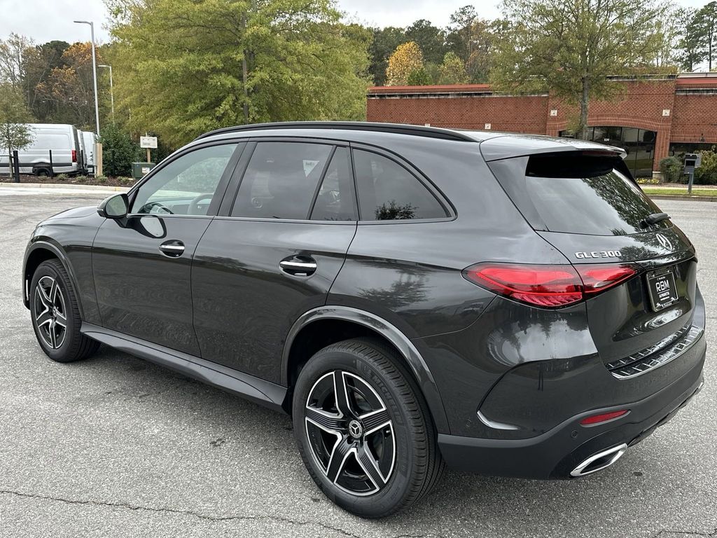 2025 Mercedes-Benz GLC GLC 300 6